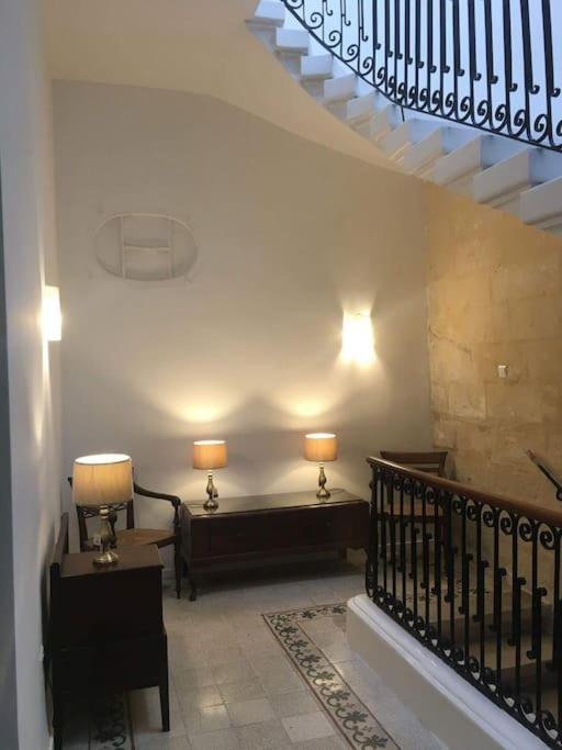 Spacious 4-Bedrooms Townhouse In Tas-Sliema Luaran gambar