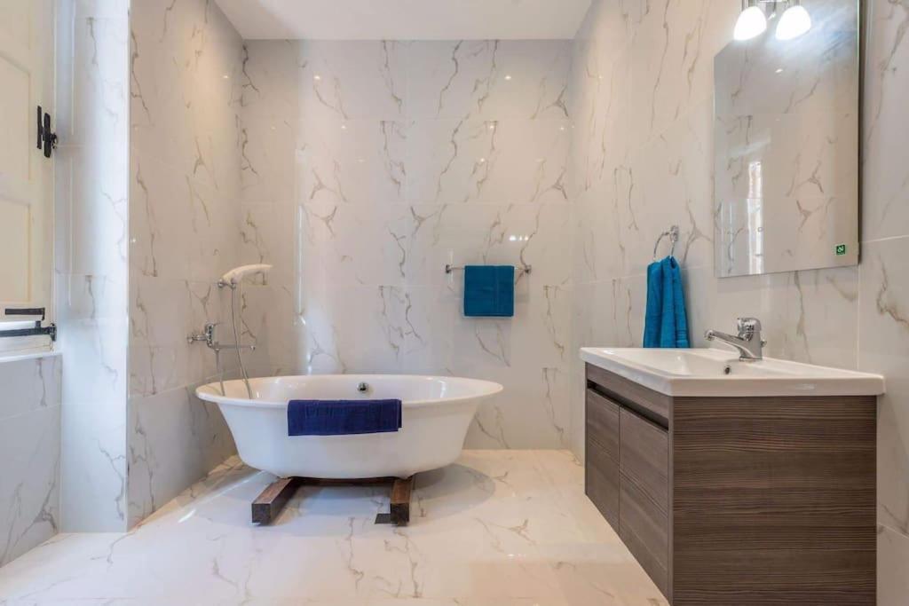Spacious 4-Bedrooms Townhouse In Tas-Sliema Luaran gambar