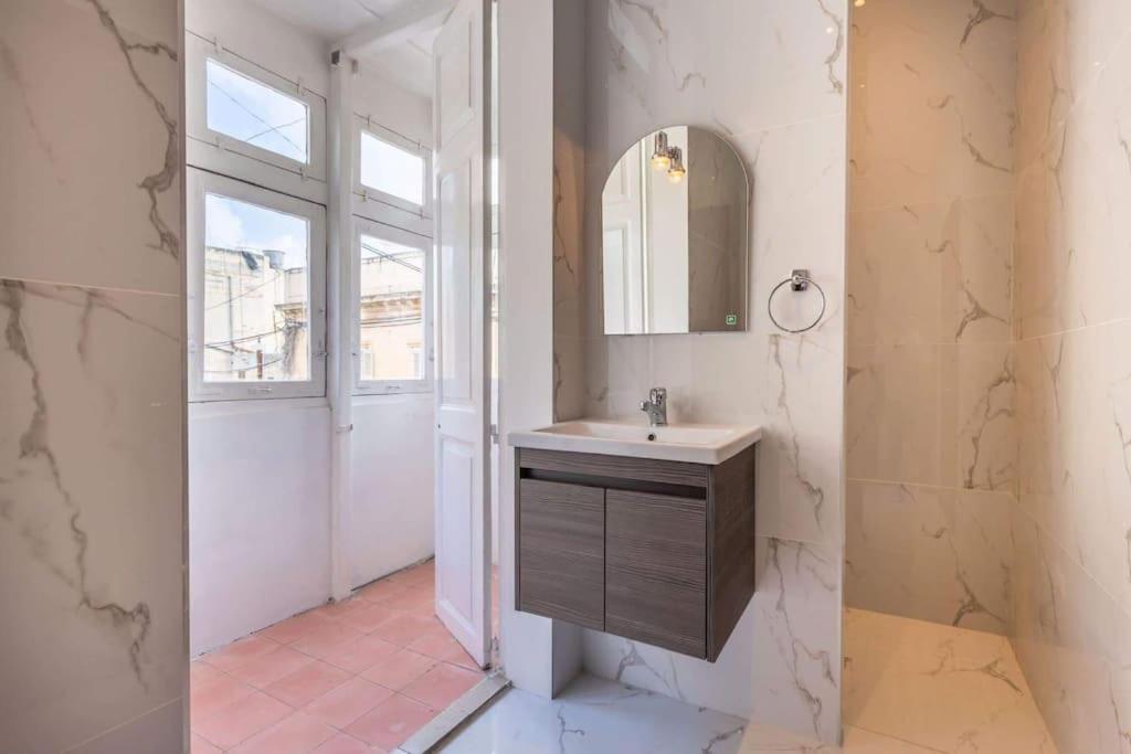 Spacious 4-Bedrooms Townhouse In Tas-Sliema Luaran gambar